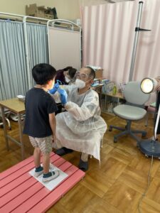 2022年度の竹の里小学校の歯科検診の写真